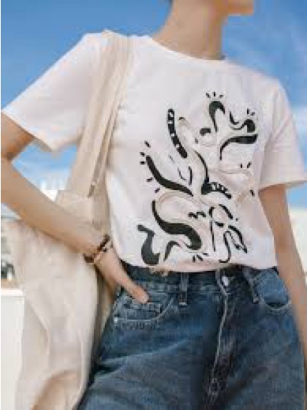 Zara Cotton Tee with Abstract Rope Design - Picture 5 of 8